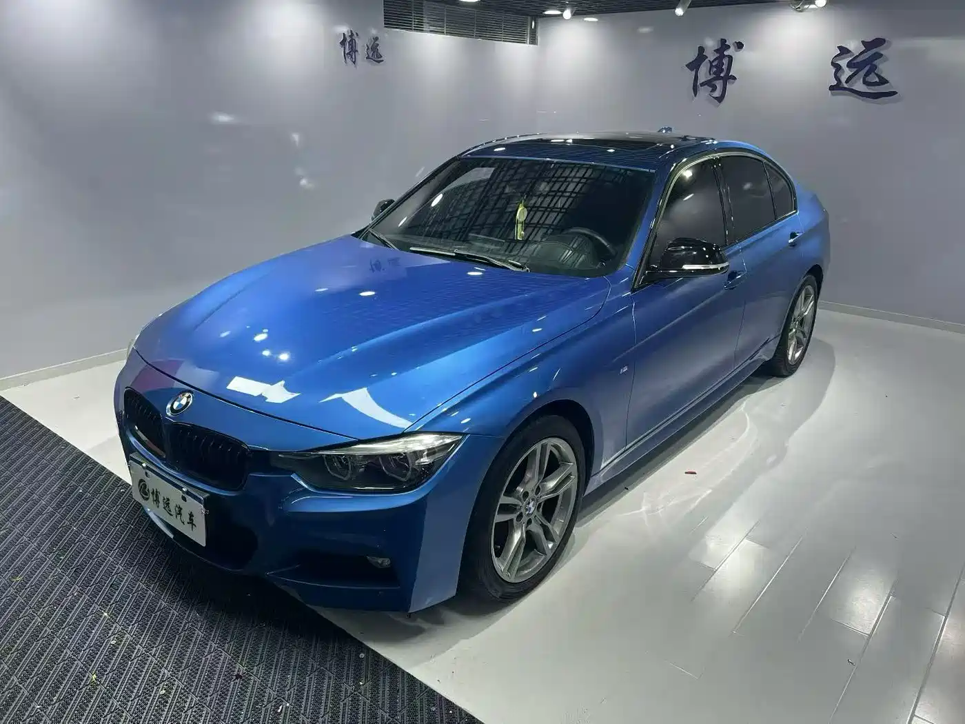 Photo 1 - BMW 3 Series
