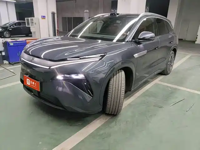 BYD TANG L