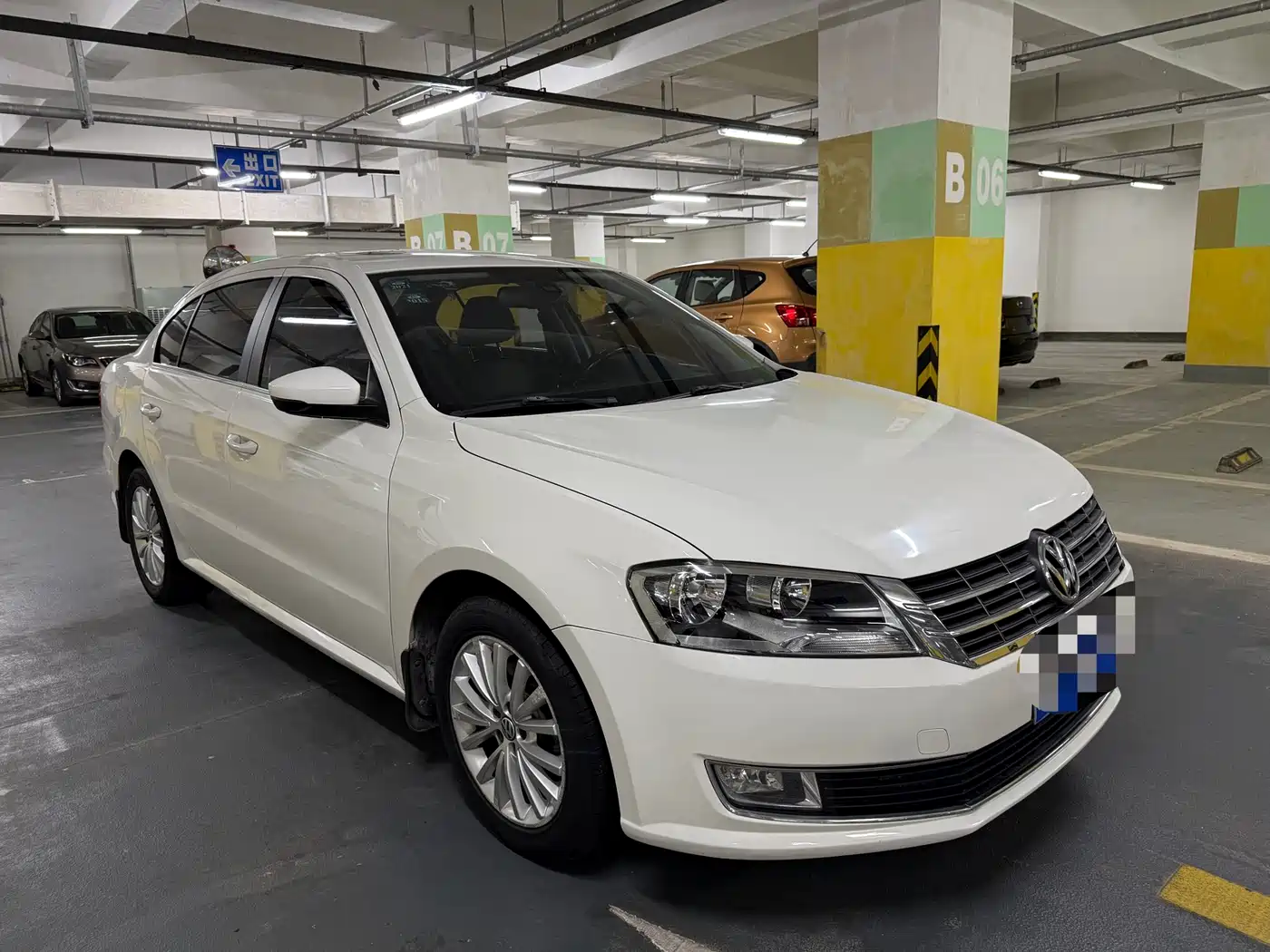 Volkswagen Lavida 2013 1.6L Automatic Luxury Edition фото 5