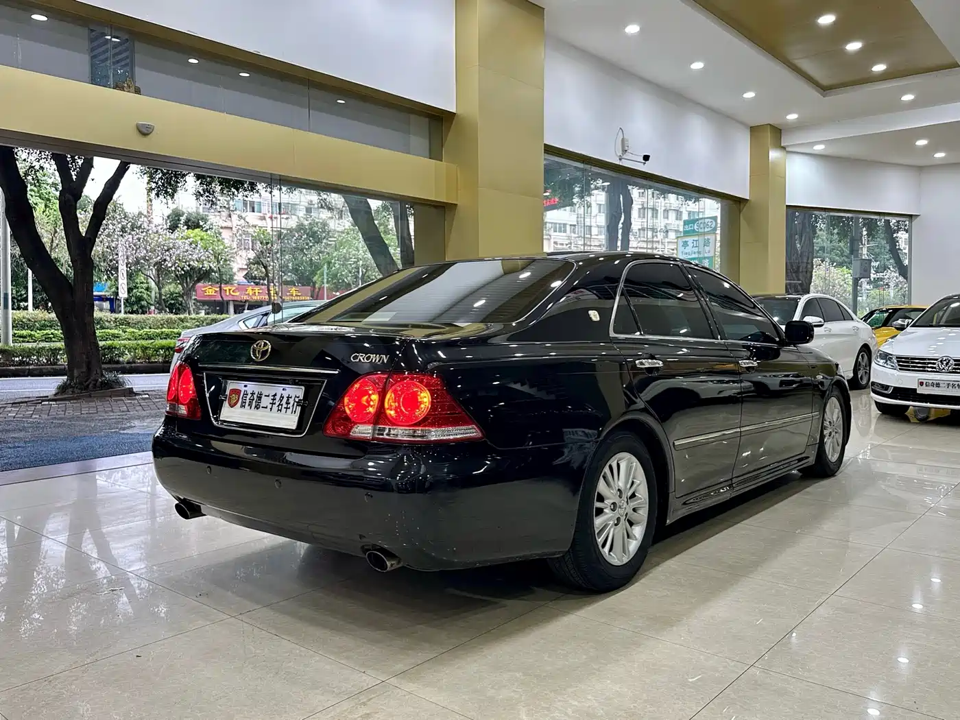 Toyota Crown 2007 2.5L Royal Special Edition фото 3