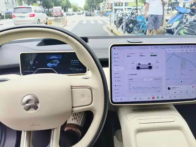 NIO ET5T 2025 75kWh Touring — фото 4