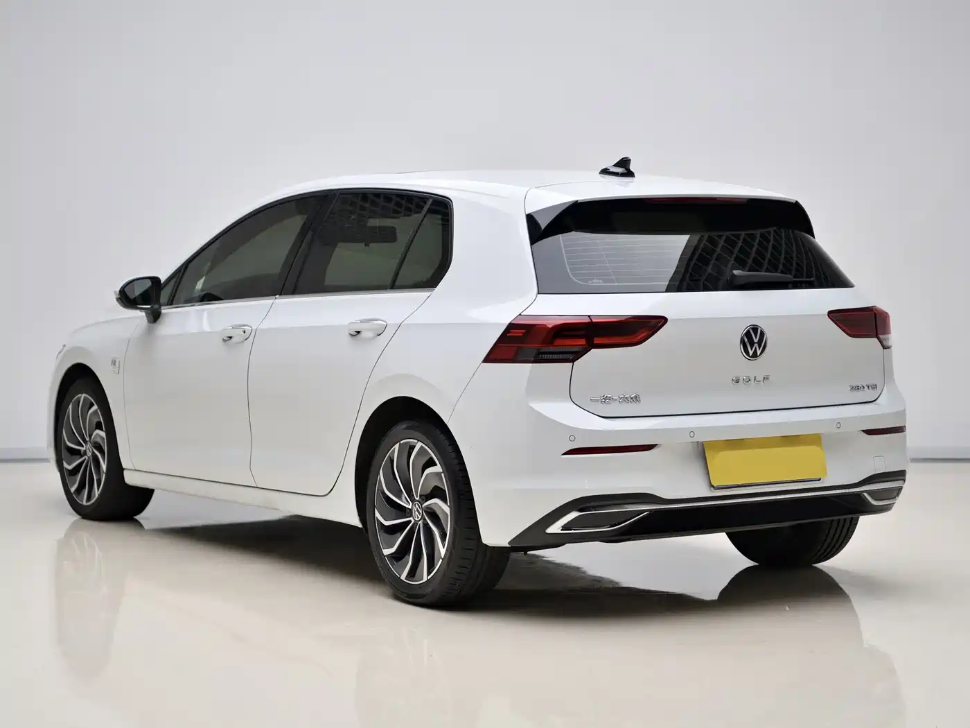 Volkswagen Golf 2023 Facelift 280TSI DSG Pro фото 3