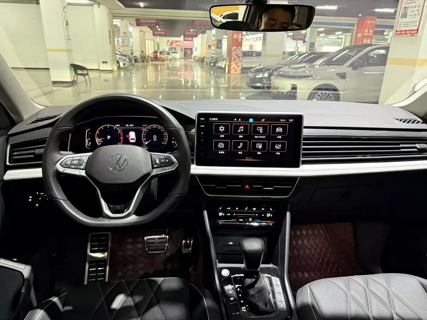 Volkswagen Tiguan L 2024 330TSI Automatic 2WD R-Line Premium Enjoyment Edition фото 5