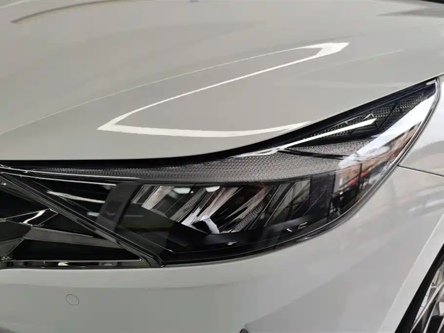 Hyundai Elantra 2022 1.5L CVT GLX Elite Edition фото 5