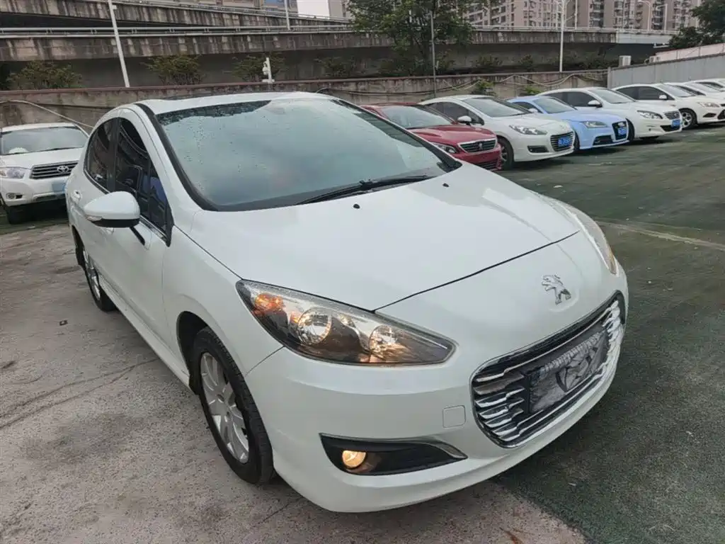 Peugeot 308 2014 Model Joy Edition Classic 1.6L Automatic Trend Style фото 4