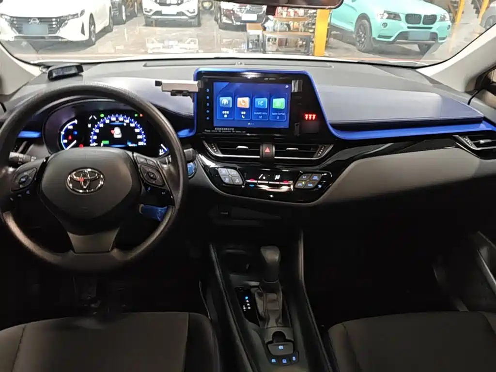 Toyota C-HR 2022 Hybrid 2.0L E-CVT Comfort Edition фото 10