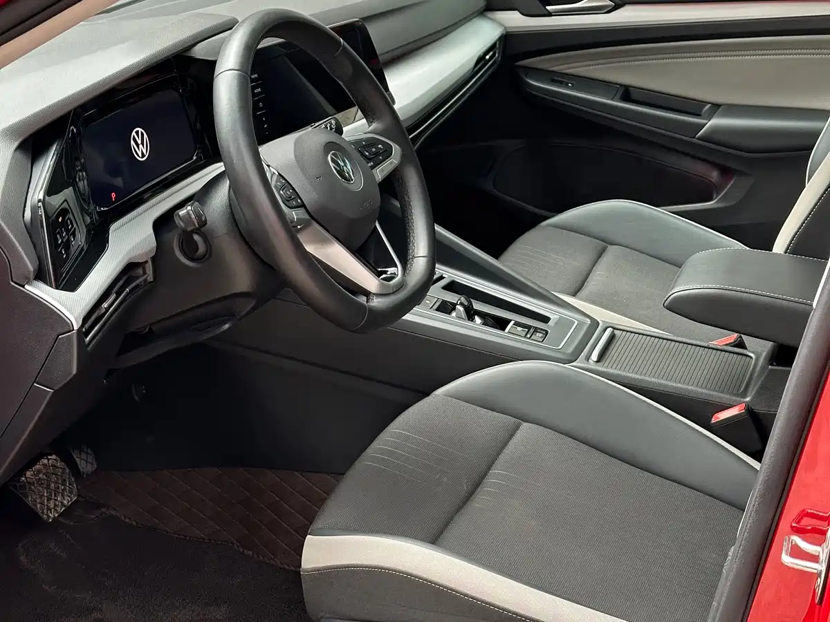 Фото 7 - Volkswagen Golf