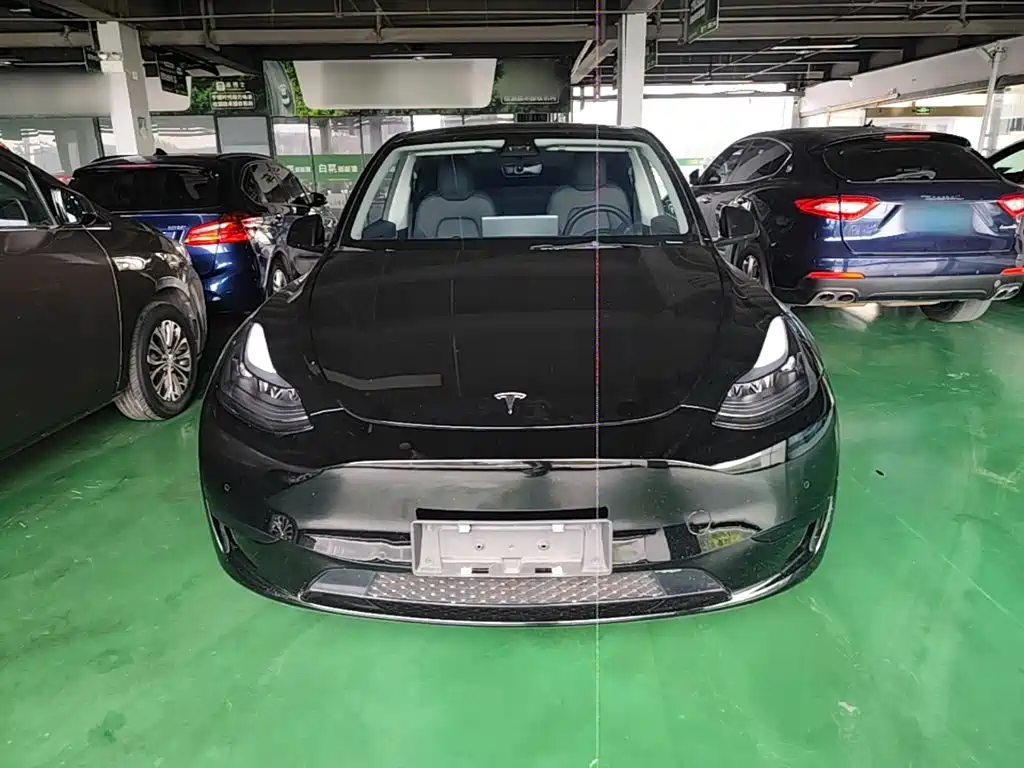Фото 3 - Tesla Model Y