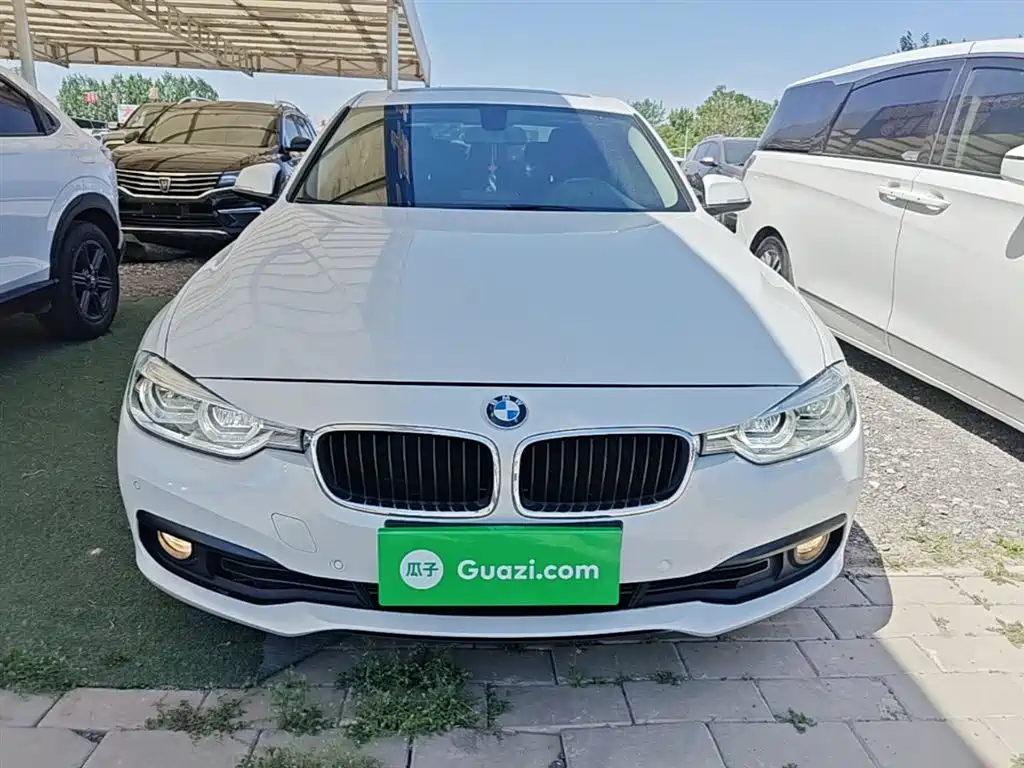 BMW 3 Series 2017 318i Fashion фото 3