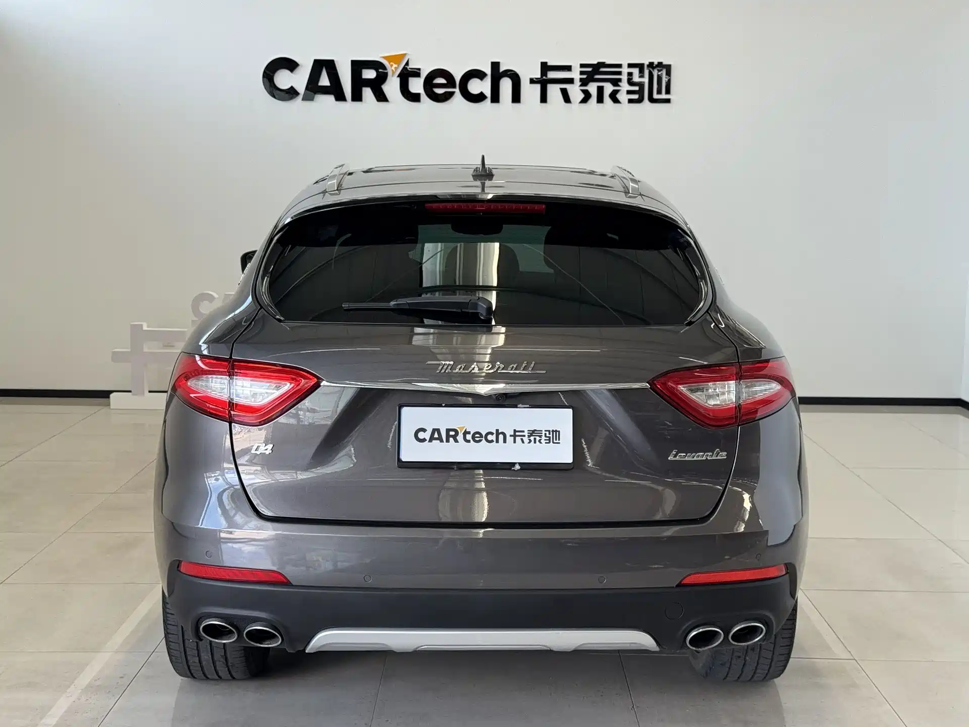 Photo 8 - Maserati Levante