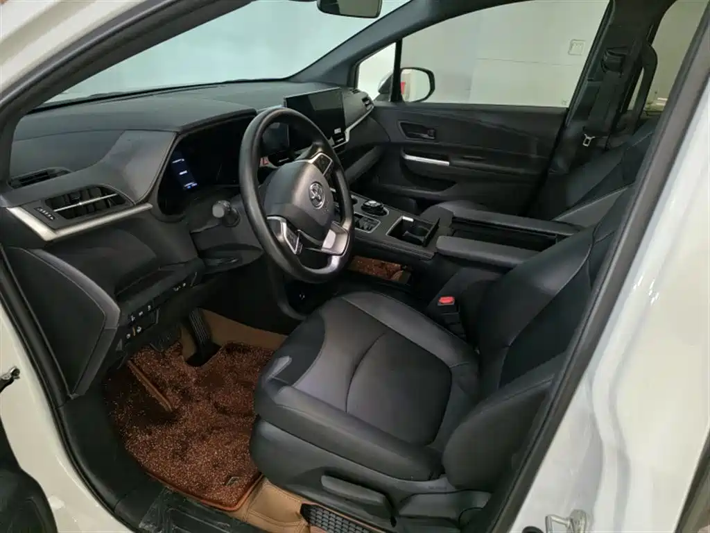 Toyota Granvia 2026 2026 Model 2.5L Hybrid Comfort Edition