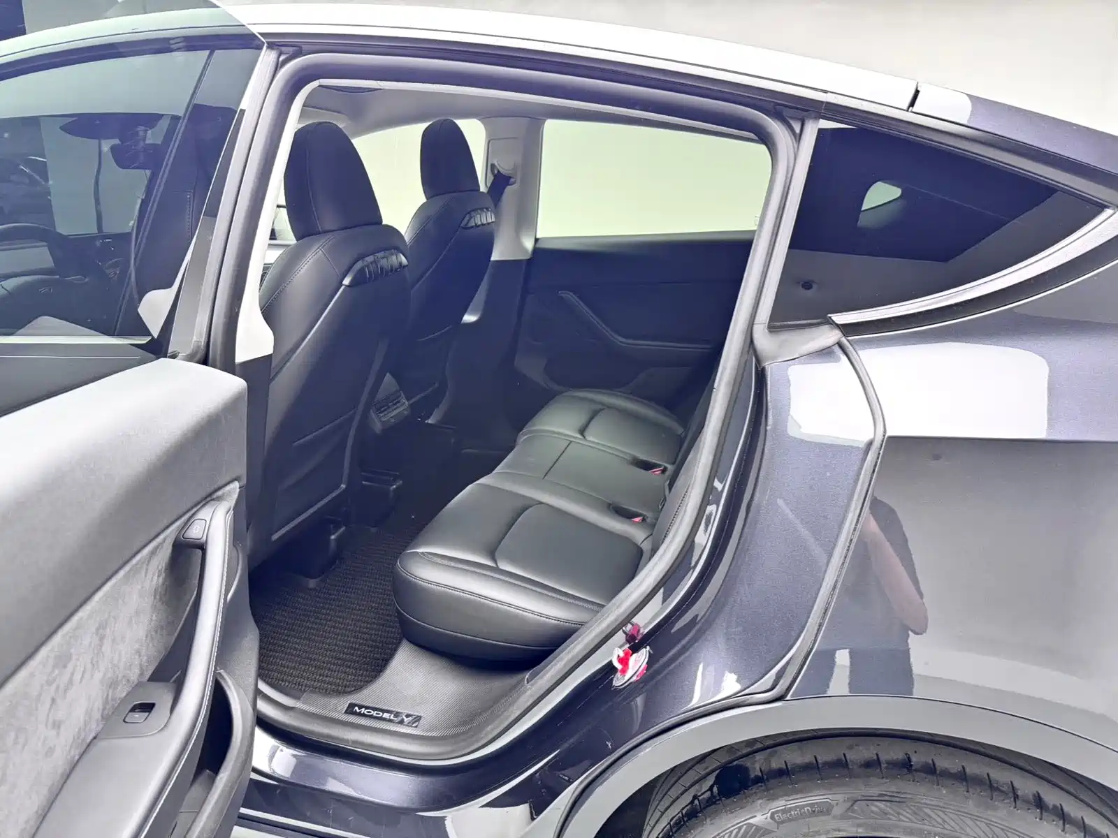 Фото 8 - Tesla Model Y