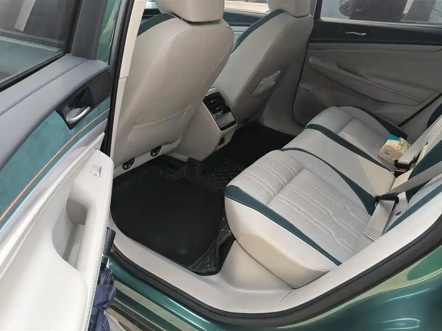 VOLKSWAGEN ID.7 VIZZION