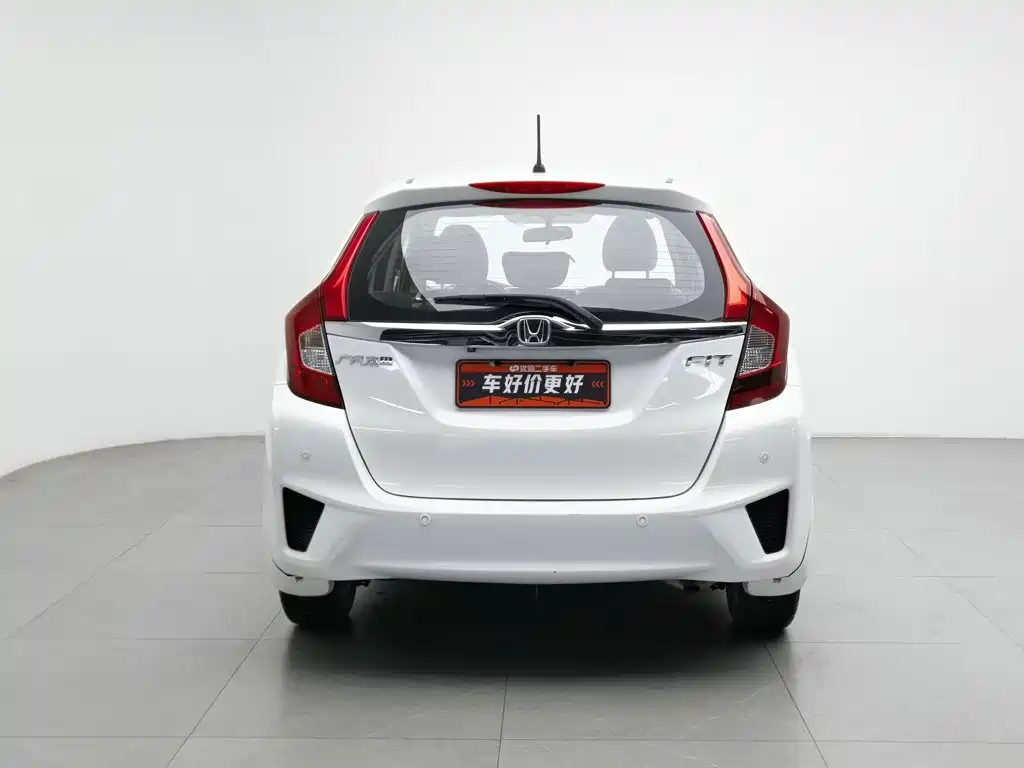 Фото 4 - Honda Fit