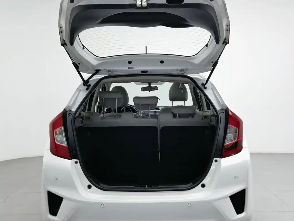 Фото 16 - Honda Fit