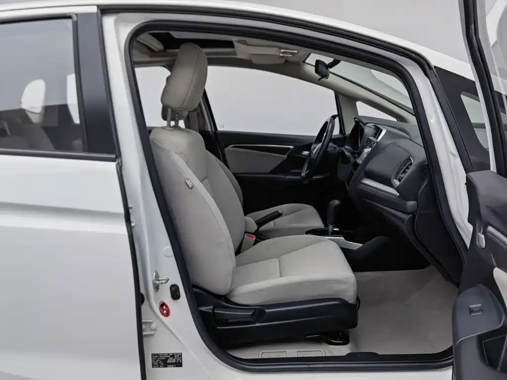 Фото 23 - Honda Fit