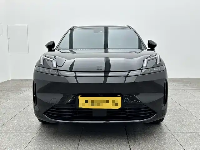 Lynk & Co 08 EM-P 2023 120km Long Range Pro фото 2