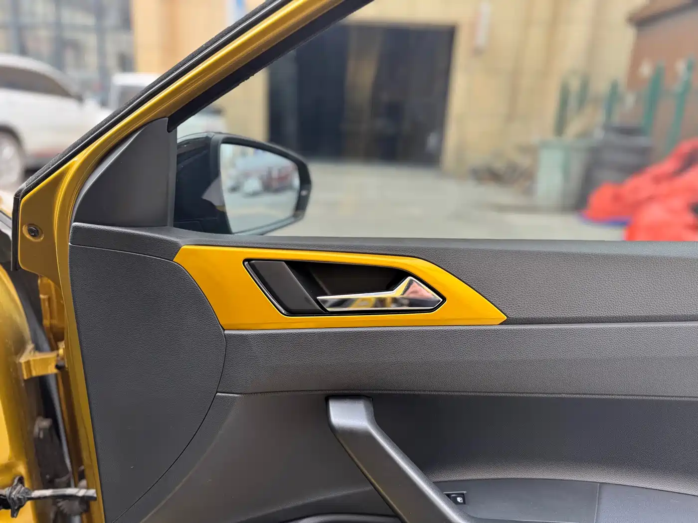 Volkswagen Polo 2019 Plus 1.5L Automatic Colorful Tech Edition фото 12