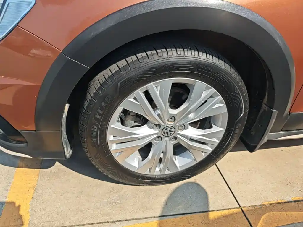 Volkswagen C-TREK 2017 2017 230TSI Manual Comfort
