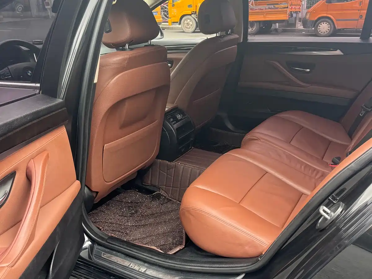 BMW 5 Series 2014 525Li Luxury Design Package фото 9