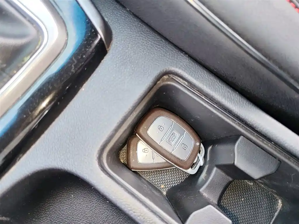 Hyundai Langdong 2016 1.6L Automatic Premium Edition фото 9