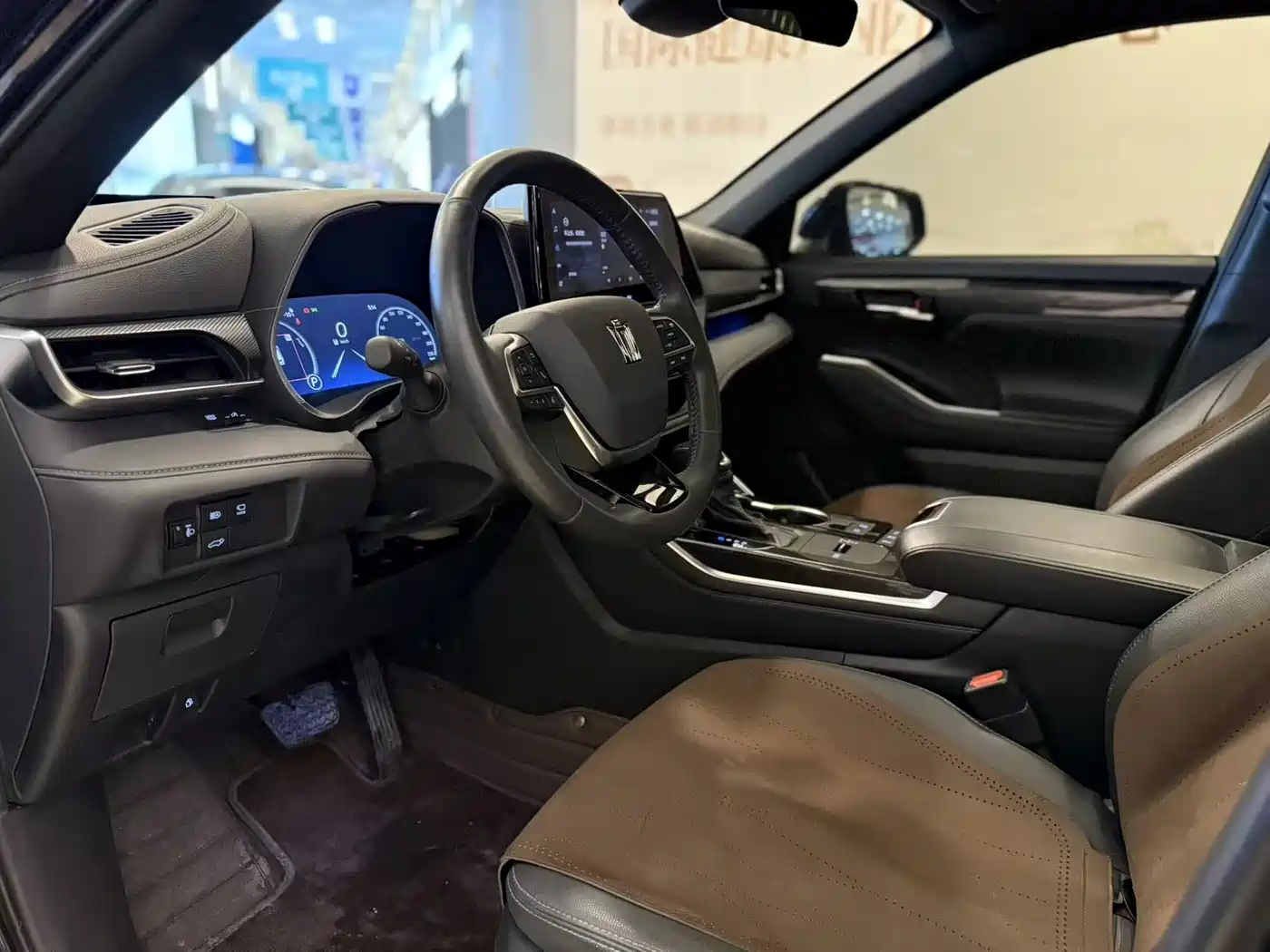 Toyota Crown Kluger 2024 2.5L HEV 4WD Premium Edition фото 7
