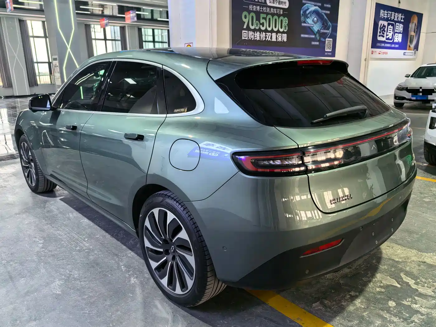 AITO Wenjie AITO M5 2022 Extended Range AWD Ultimate Edition фото 2