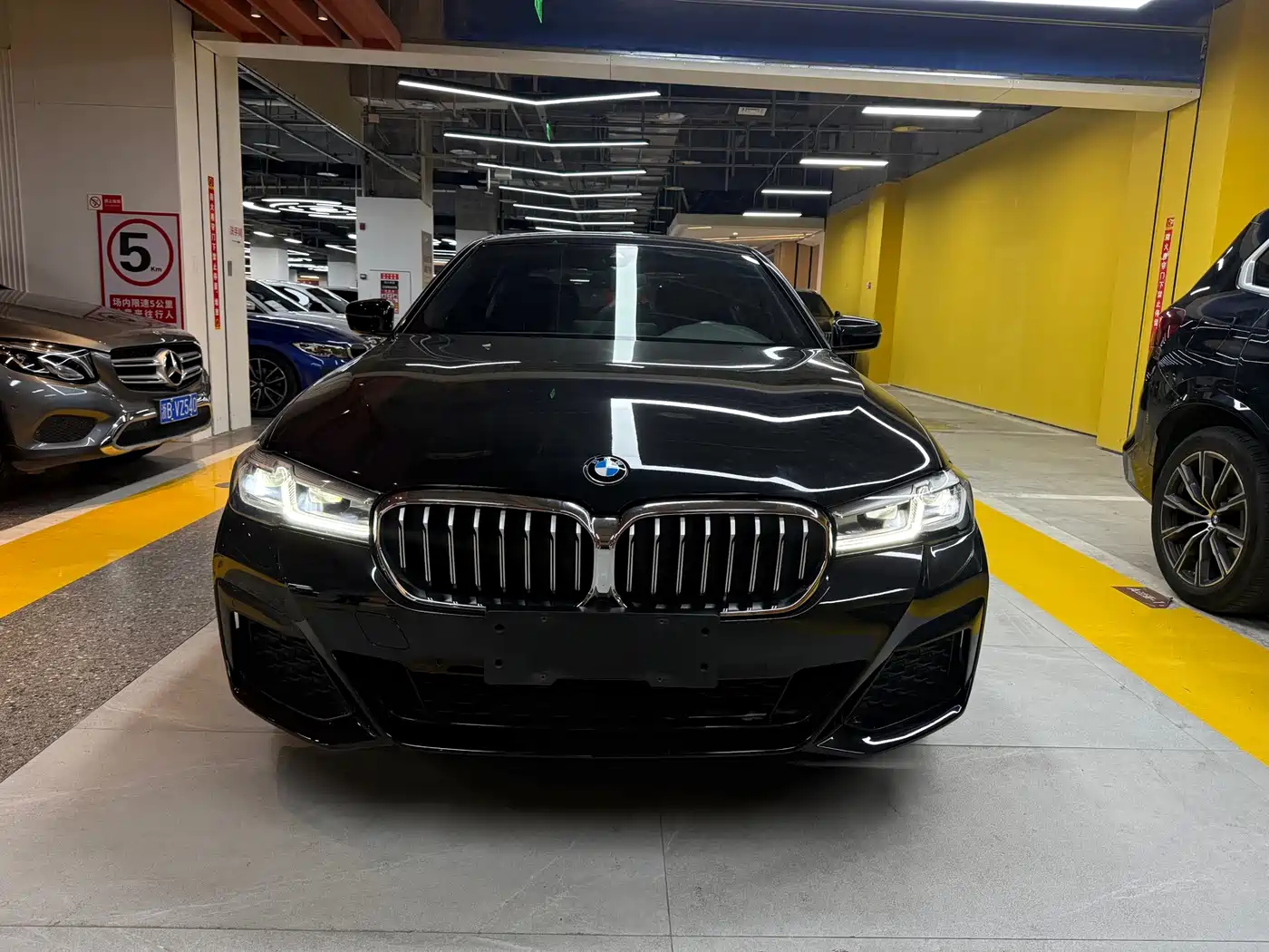 BMW 5 Series 2023 530Li Leading M Sport Package фото 2