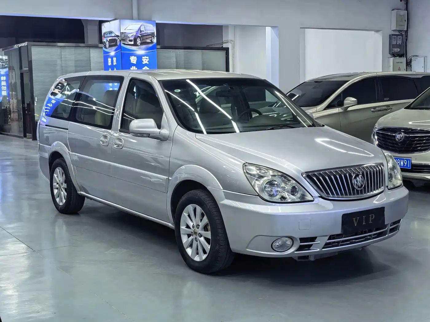 Buick GL8 2014 2.4L Classic Edition фото 2