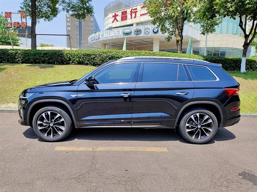 Škoda Kodiaq 2022 TSI330 5-seat 2WD Premium фото 3