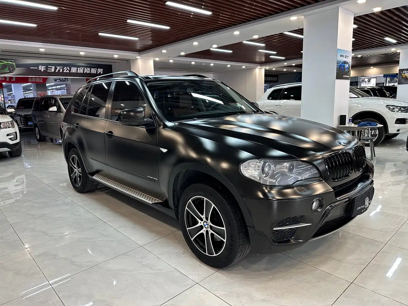 BMW X5 (Import) 2011 xDrive35i Leading Edition фото 3