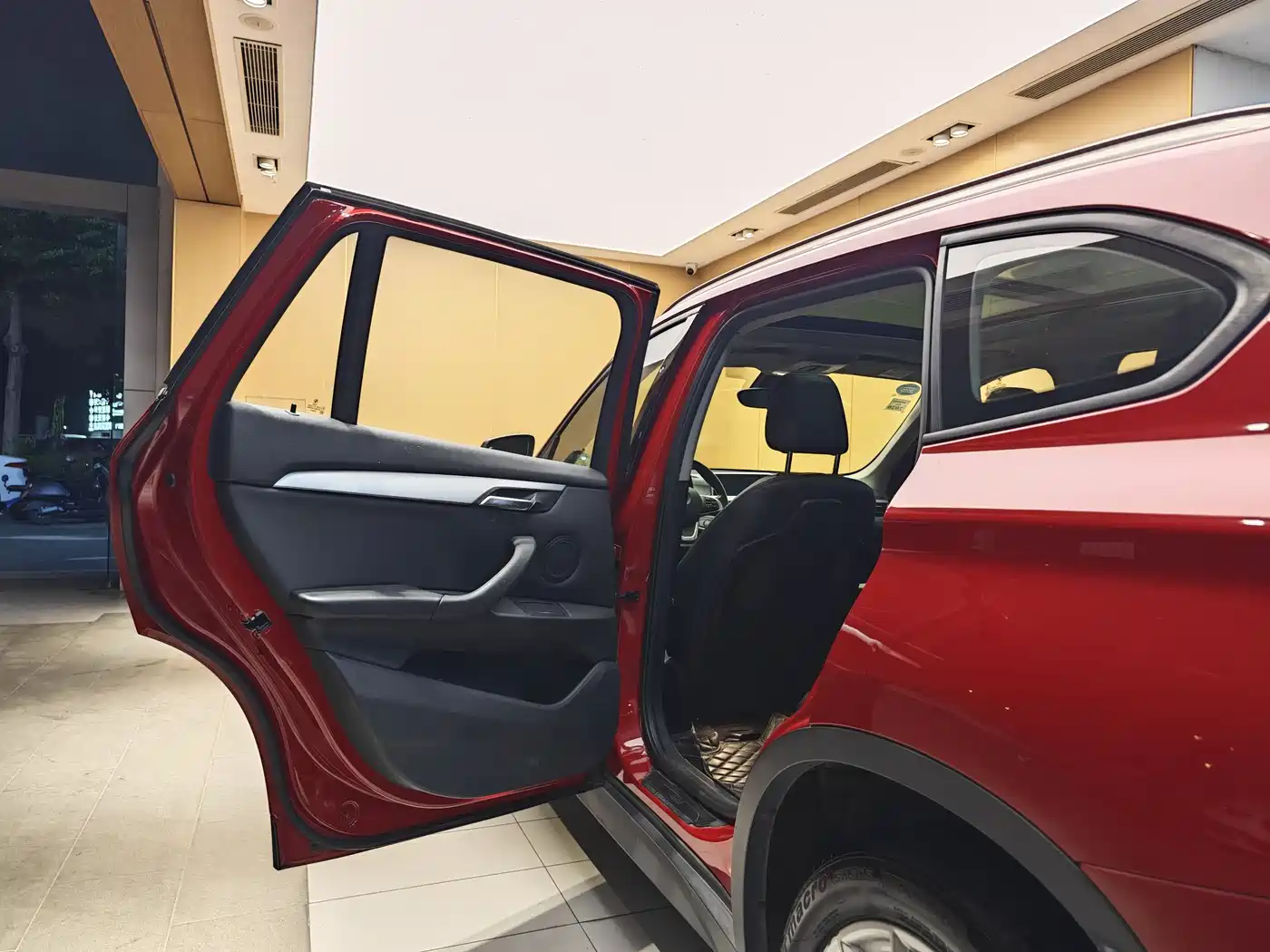 BMW X1 2018 sDrive18Li Fashion Model фото 21