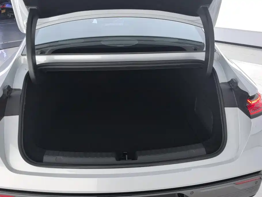 Geely Galaxy Galaxy Xingyao 8 2026 2025 130km EM-i Premium Edition