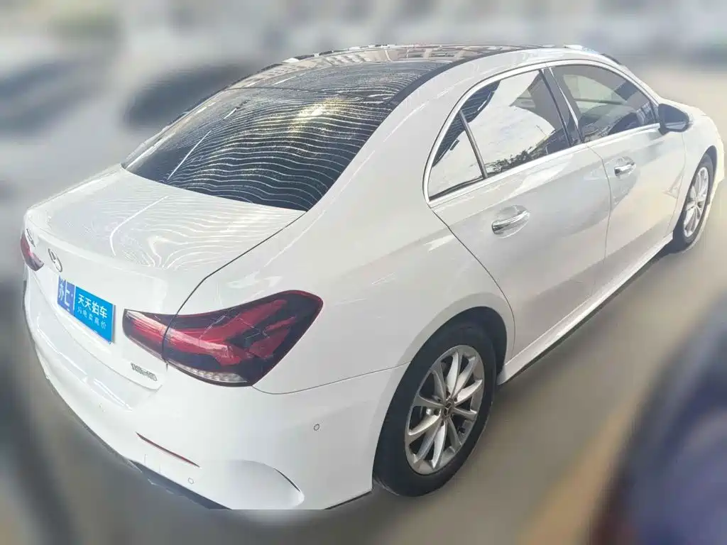 صورة 2 - Mercedes-Benz A-Class