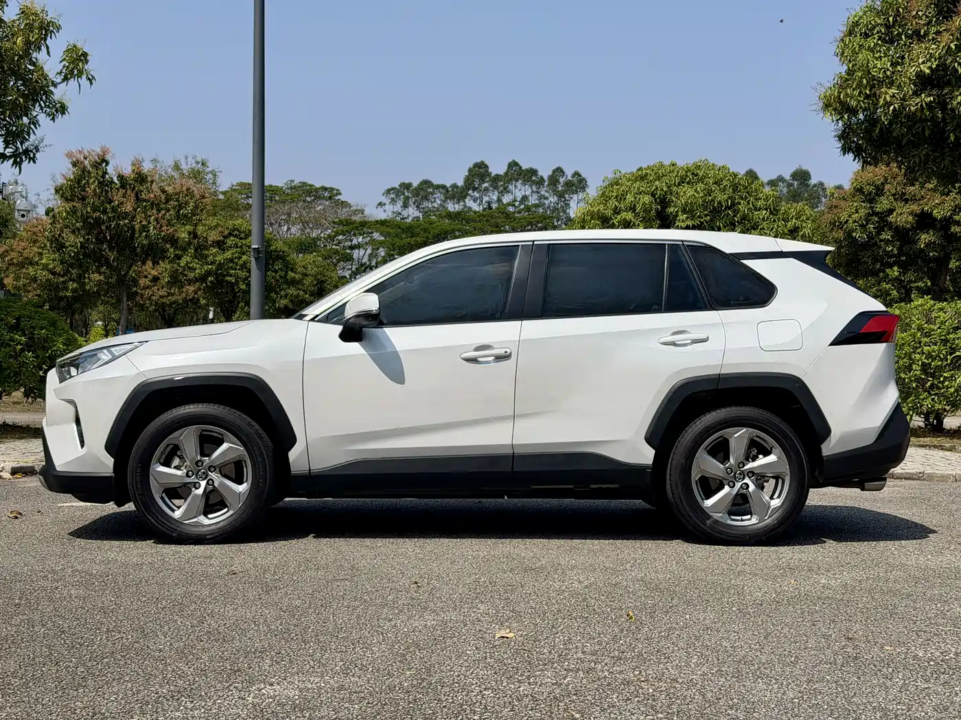 Toyota RAV4 Rongfang 2022 2.0L CVT 2WD Trend Edition фото 24