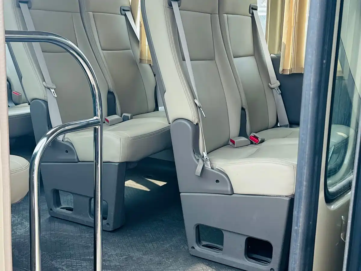 Toyota Coaster 2015 4.0L Premium Bus GRB53L-ZEMSK 23-seater Upgrade Edition фото 22
