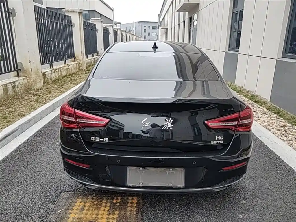 Hongqi H5 2022 Classic Facelift 1.8T Automatic Smart Connect Flag Enjoyment Edition фото 10