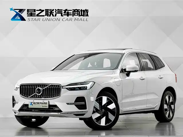 Volvo XC60 Plug-in Hybrid 2025