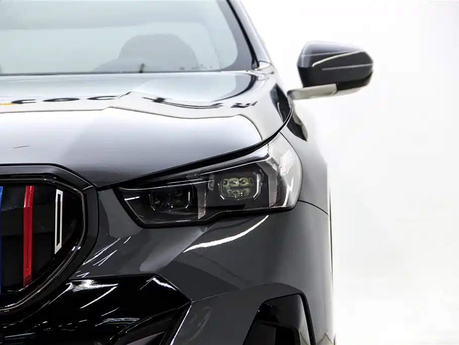 BMW 5 Series 2025 530Li Leading M Sport Package фото 10