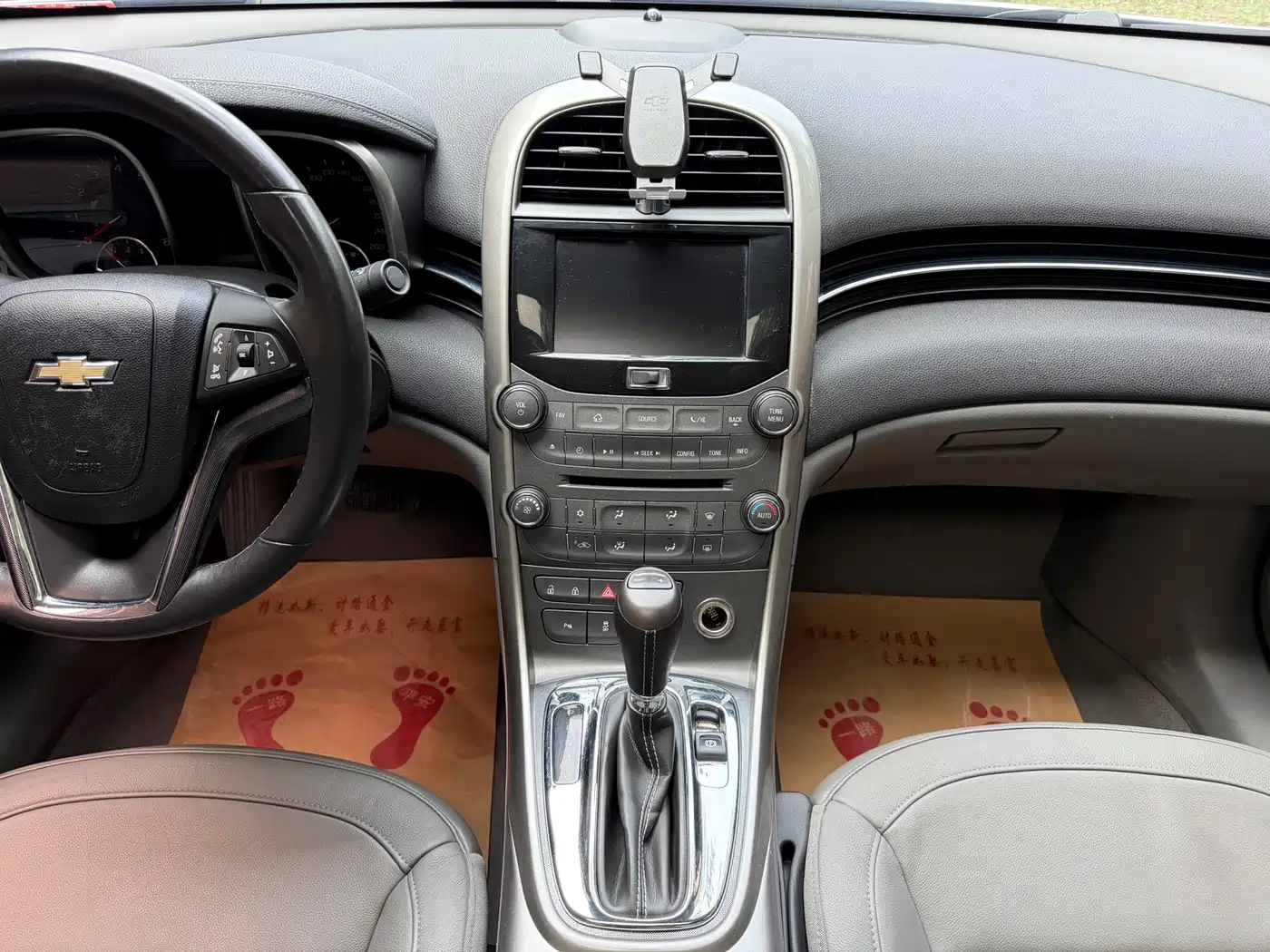 Chevrolet Malibu 2012 2.0L Automatic Luxury Edition фото 7