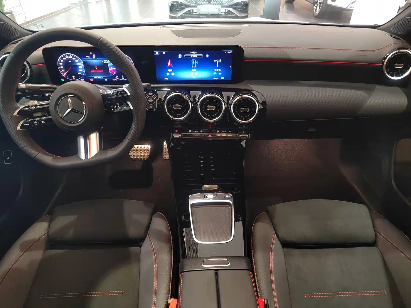 Mercedes-Benz CLA (Import) 2024 CLA 200 фото 5