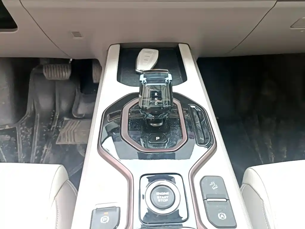 Geely ICON 2025 2026 Chocolate 1.5TD Pure Edition