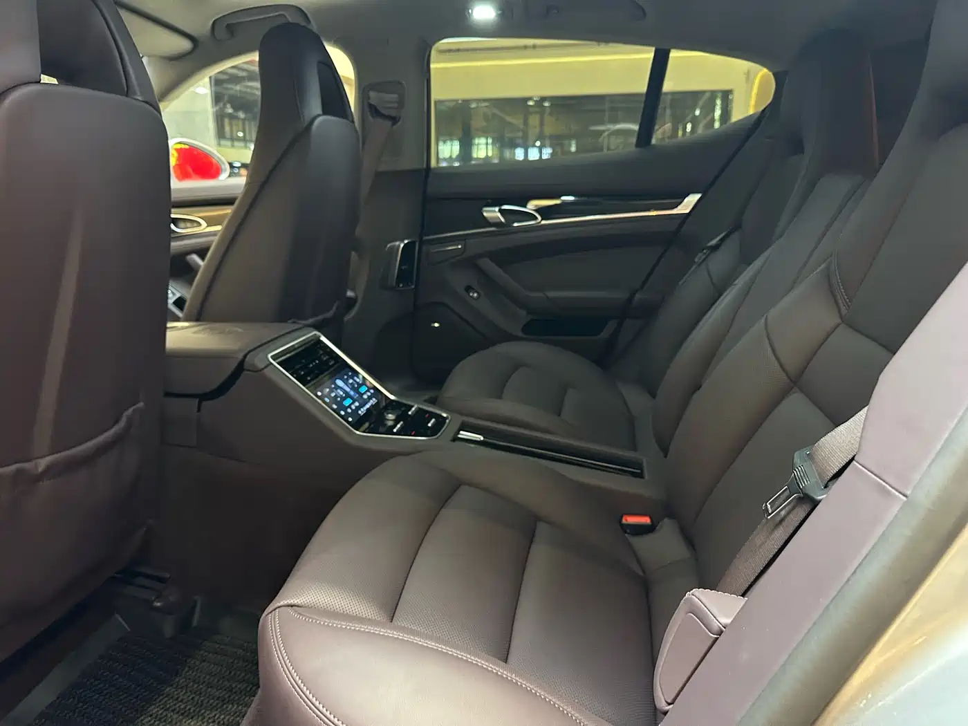 Porsche Panamera 2014 Panamera Executive 3.0T фото 23
