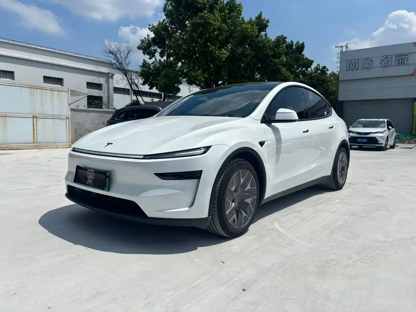 Tesla Model Y 2026 2025 Rear-Wheel Drive