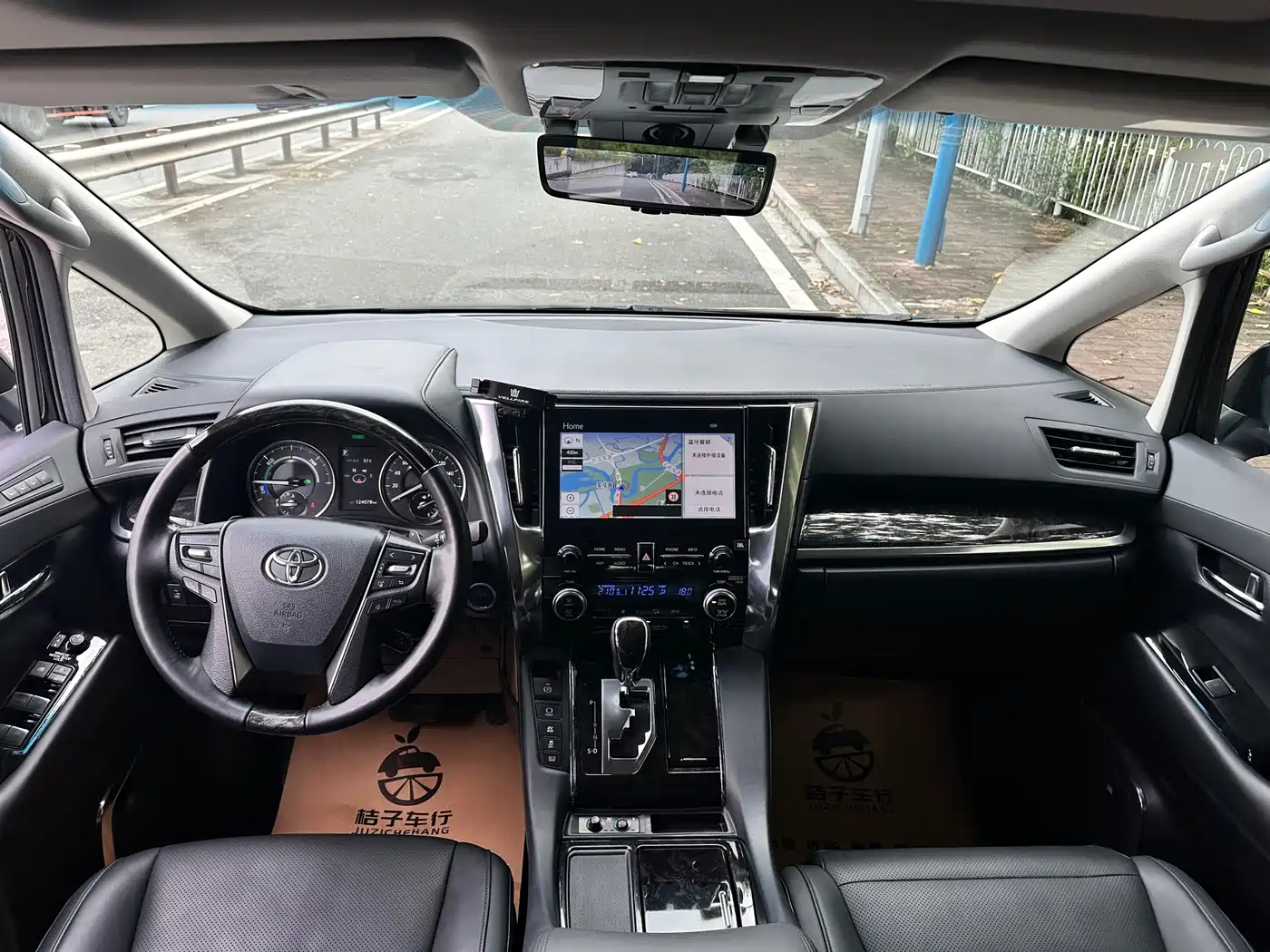 Фото 15 - Toyota Vellfire