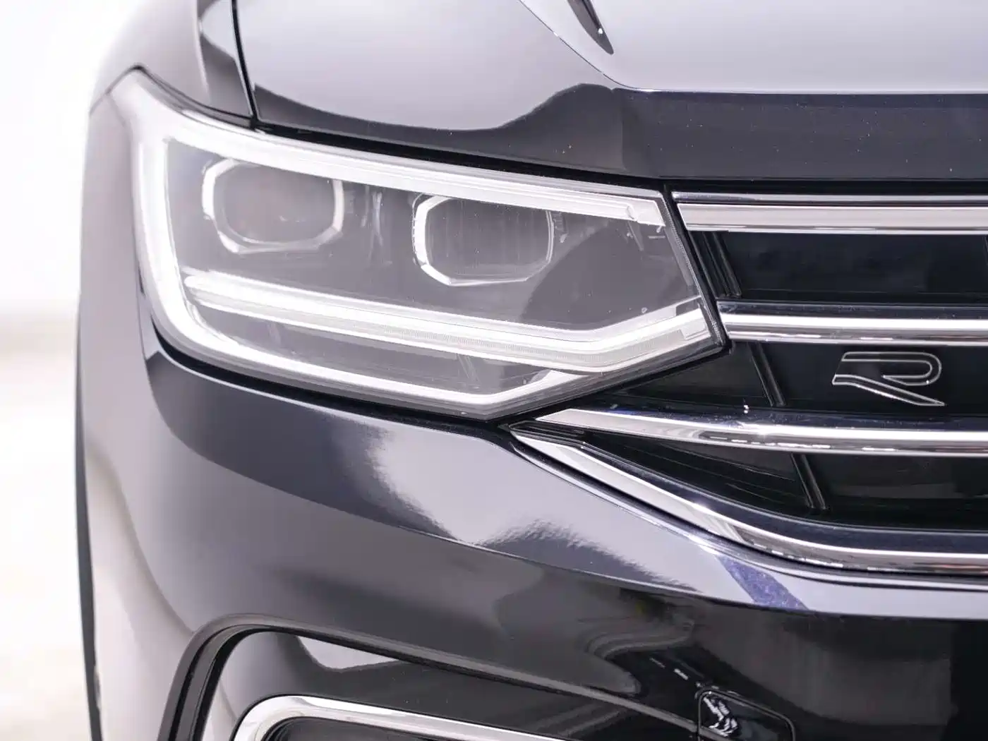 Volkswagen Tiguan L 2022 330TSI Auto 2WD R-Line Premium Edition фото 8