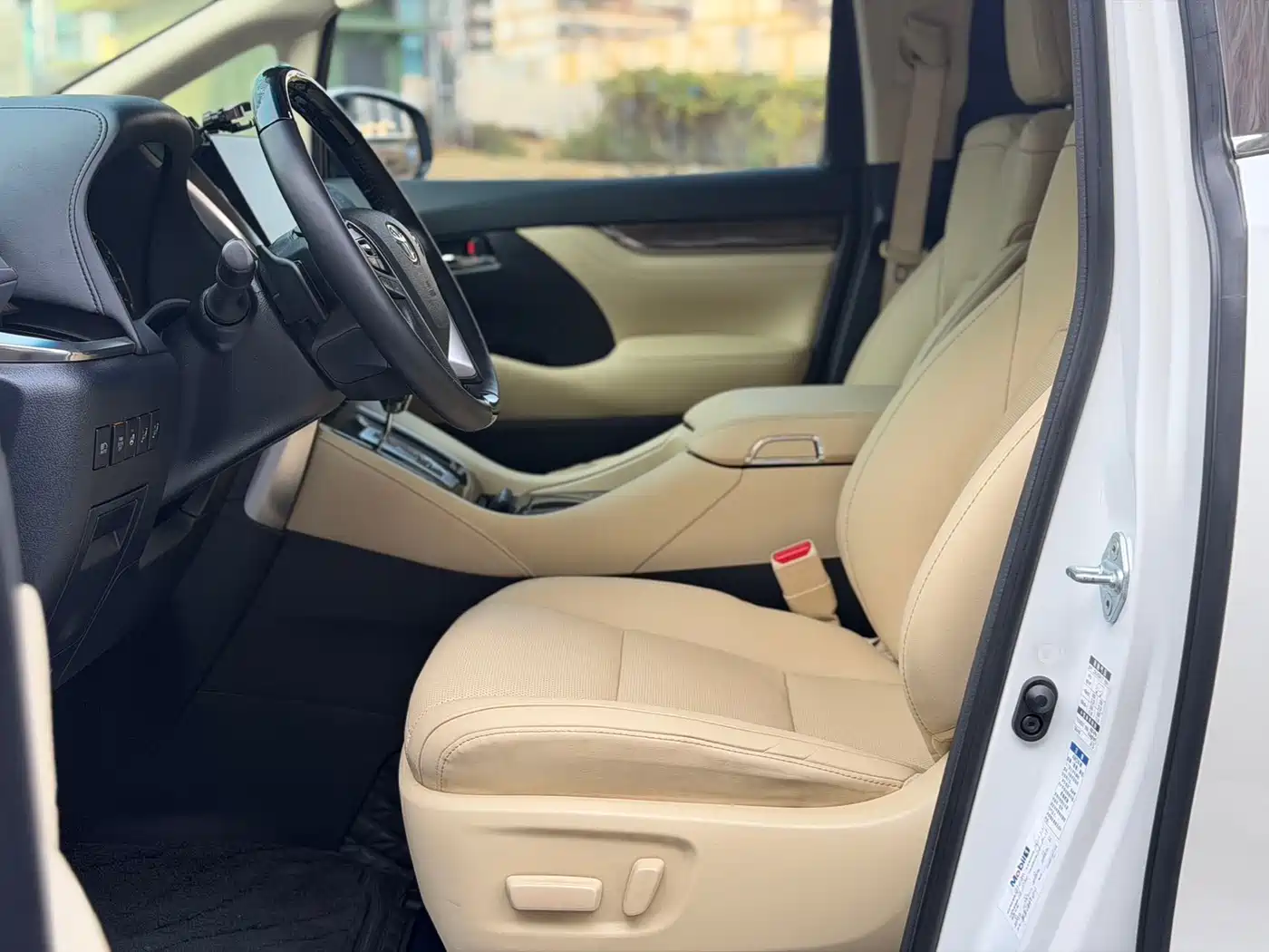 Toyota Alphard 2021 Hybrid 2.5L Premium фото 7