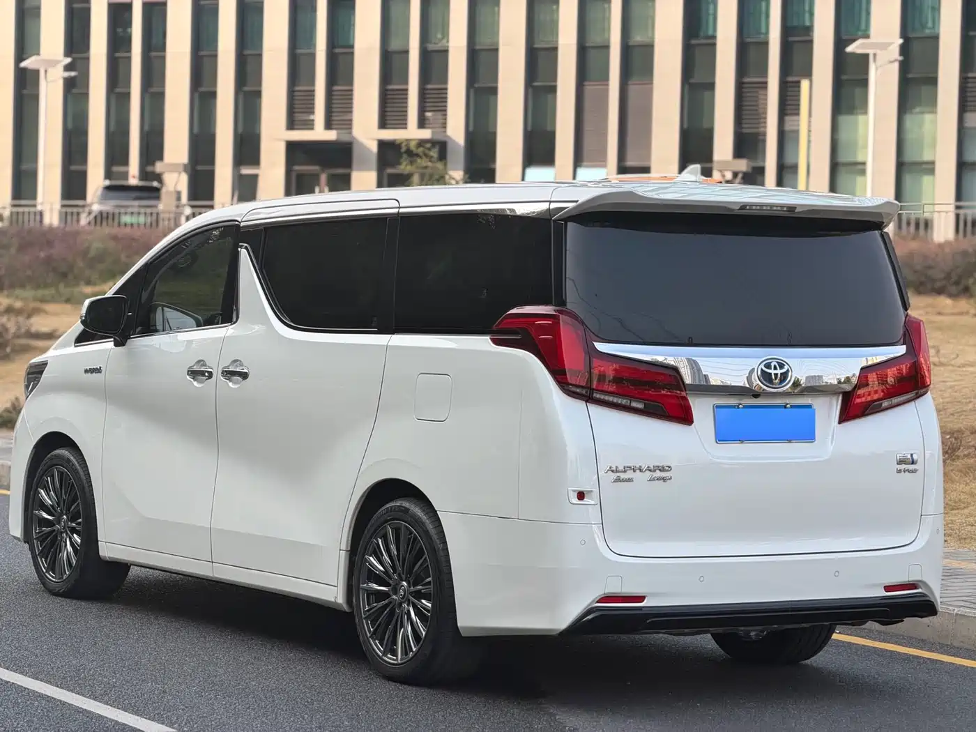 Toyota Alphard 2021 Hybrid 2.5L Premium фото 20