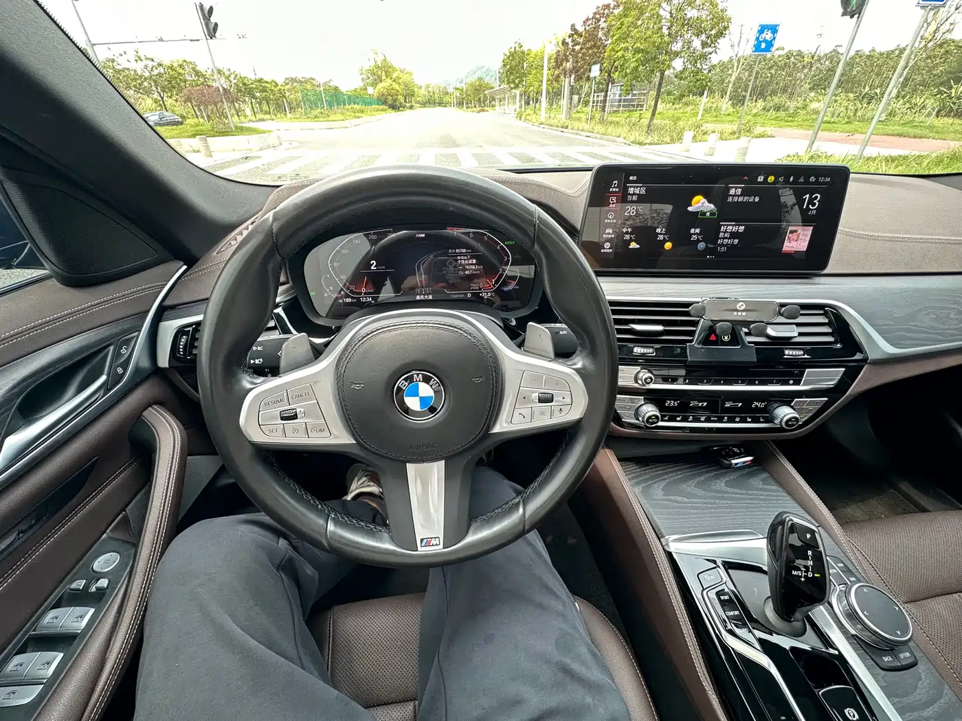 BMW 5 Series 2023 530Li Leading M Sport Package фото 13