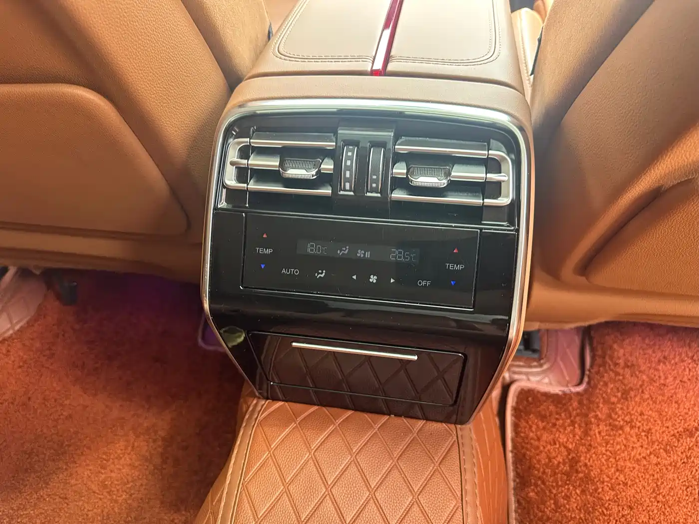 Hongqi H9 2020 2.0T Smart Connection Qi Chang Edition фото 15